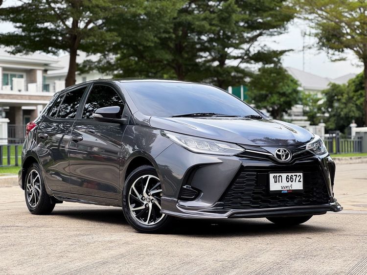Toyota Yaris 2022 1.2 Sport Hatchback Sedan เบนซิน ไม่ติดแก๊ส เกียร์อัตโนมัติ เทา รูปที่ 3