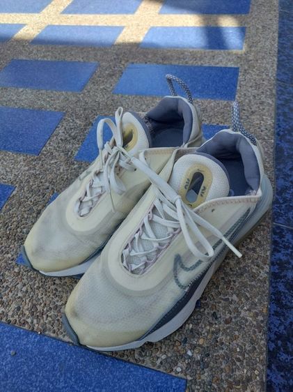 ขาว รองเท้ามือสองรุ่น Nike Air Max 2090 เบอร์38 24cm.