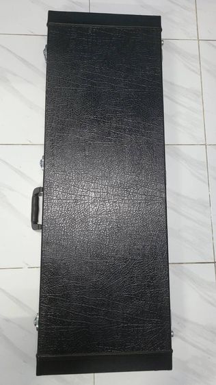 กีต้าร์ไฟฟ้า ยี่ห้อ Aria Proll Magna Series HSH-FR 24Fret (ไม่รวมฮาร์ดเคส)
COLOR : Purple
NECK : Maple , Bolt-on
FINGER BOARD : ROSEWOOD 24F รูปที่ 16