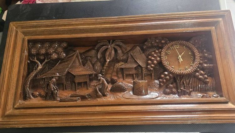 นาฬิกาไม้แกะสลัก