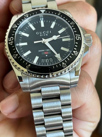 GUCCI Dive 40 mm Black Dial Men's Swiss Quartz Watch YA136301 รูปที่ 12