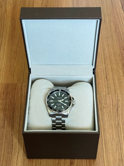 GUCCI Dive 40 mm Black Dial Men's Swiss Quartz Watch YA136301 รูปที่ 3
