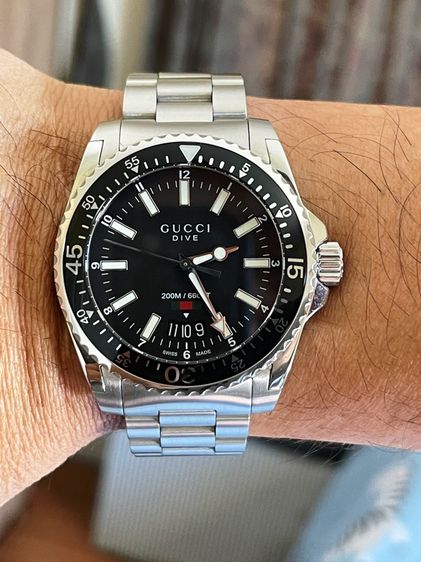 GUCCI Dive 40 mm Black Dial Men's Swiss Quartz Watch YA136301 รูปที่ 13