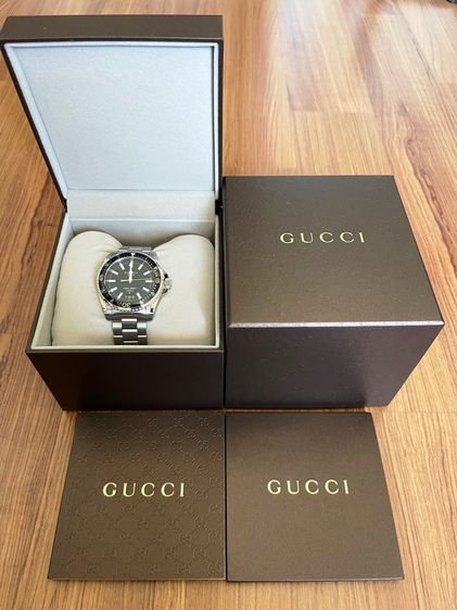 GUCCI Dive 40 mm Black Dial Men's Swiss Quartz Watch YA136301 รูปที่ 2