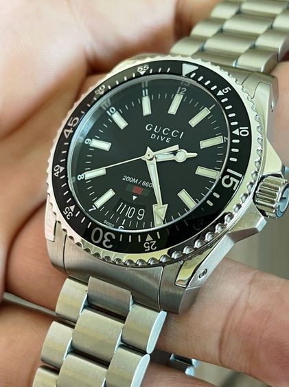 GUCCI Dive 40 mm Black Dial Men's Swiss Quartz Watch YA136301 รูปที่ 9