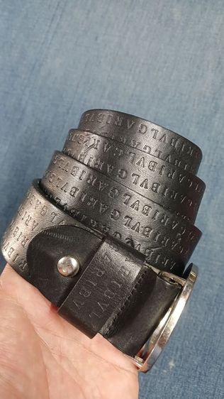 เข็มขัดหนังแท้ ตอกแบรนด์ (งานแฟชั่น) เอว 33 ถึง 37 กว้าง 1.5 ยาวรวมหัว 41.5 หนังสวย มีรอยตามใช้ รูปที่ 3