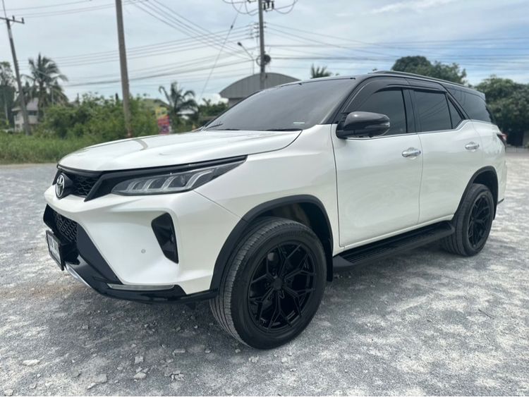 Toyota Fortuner 2021 2.4 Legender ดีเซล เกียร์อัตโนมัติ ขาว รูปที่ 2