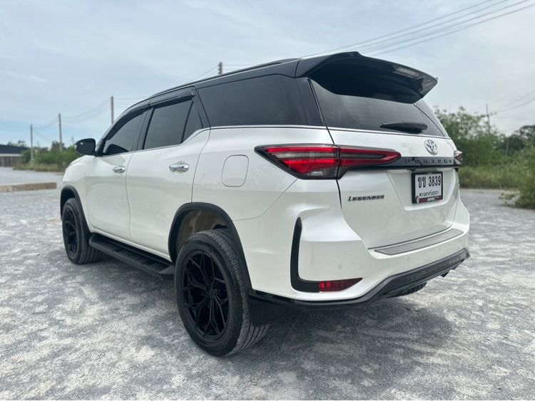 Toyota Fortuner 2021 2.4 Legender ดีเซล เกียร์อัตโนมัติ ขาว รูปที่ 4