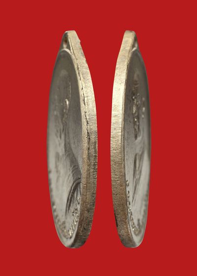 บล็อคน้ำกลวง💥 หายาก💥เหรียญเกจิพระอาจารย์ฝั้น  อาจาโร  รุ่น 2 เนื้ออัลปาก้า รูปที่ 2