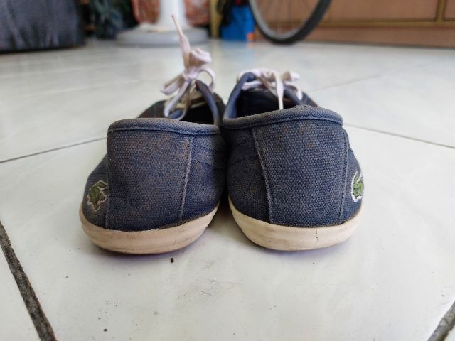 รองเท้ามือสอง รูปที่ 3