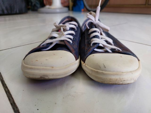 รองเท้ามือสอง รูปที่ 6