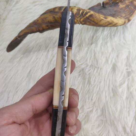   มีด Damascus custom made งานอเมริกา ก้ามไม้แข็งกับกระดูก 🐫  พร้อมซองหนังแท้ ของใหม่ไม่ผ่านการใช้งาน รูปที่ 4
