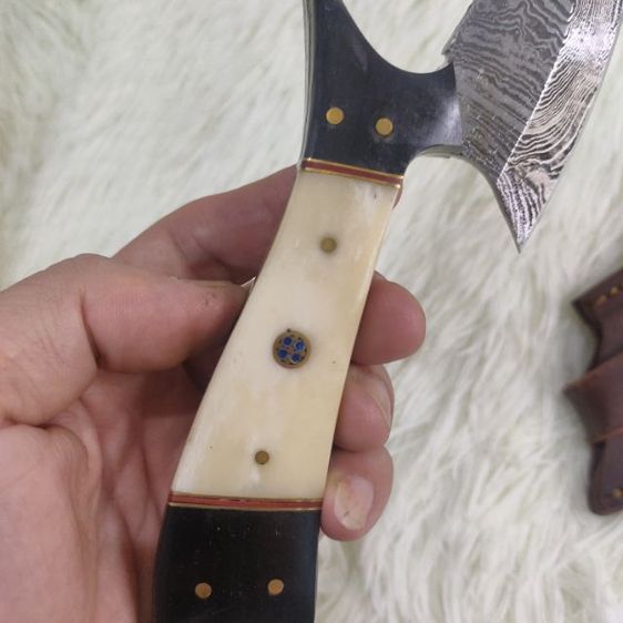   มีด Damascus custom made งานอเมริกา ก้ามไม้แข็งกับกระดูก 🐫  พร้อมซองหนังแท้ ของใหม่ไม่ผ่านการใช้งาน รูปที่ 9