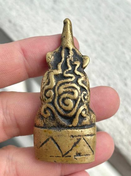 งั่งตาแดง​ หลังยันต์ มีกริ่งดัง​ เกศสั้น รูปที่ 2