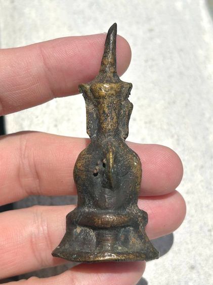 งั่งเกศแหลม​ เกศตรง​ ฐานดิน​เก่าๆ รูปที่ 2