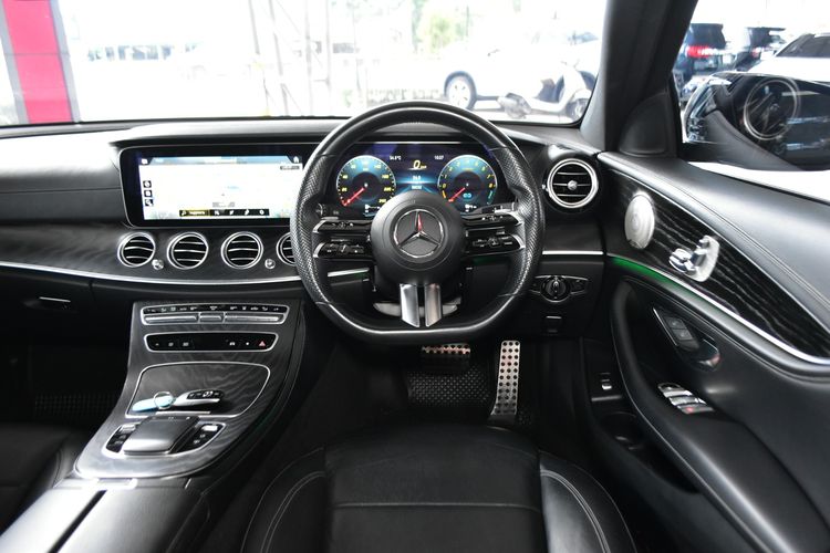 Mercedes-Benz E-Class 2022 E300e Sedan เบนซิน ไม่ติดแก๊ส เกียร์อัตโนมัติ เทา รูปที่ 2