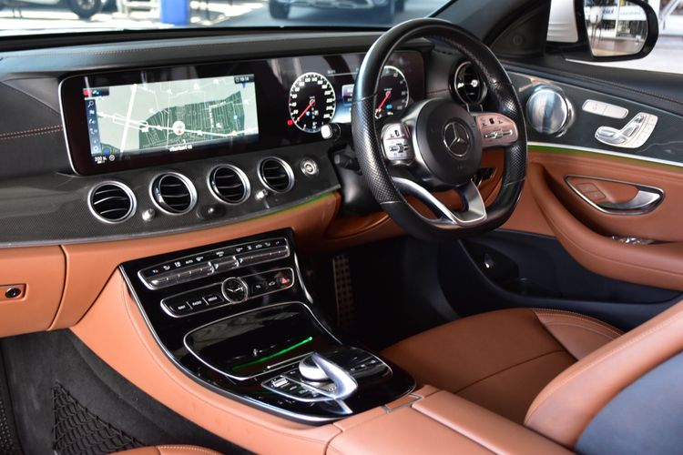 Mercedes-Benz E-Class 2019 E350 AMG Sedan เบนซิน ไม่ติดแก๊ส เกียร์อัตโนมัติ ขาว รูปที่ 3