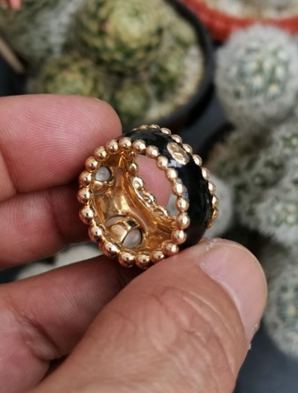 แหวน Vintage Chanel 18K Yellow Gold Pearl Beaded Cocktail Ring หายากที่สุด ราคาถูกที่สุดครับ รูปที่ 9