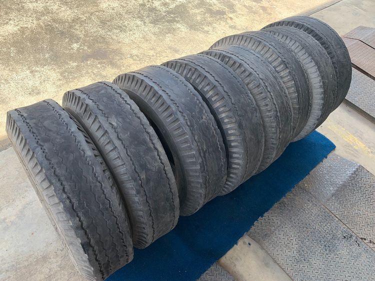 ยางบรรทุก BS 7.50r16 mr ในรองครบ ชุดนี้มี 8เส้น คละปีผลิต ผ้าใบอัดดอกได้ รูปที่ 2