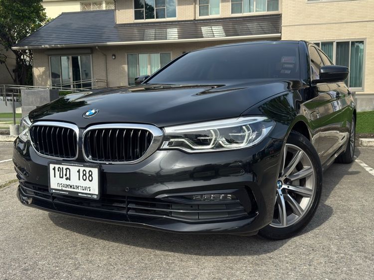รถ BMW Series 5 530e สี ดำ