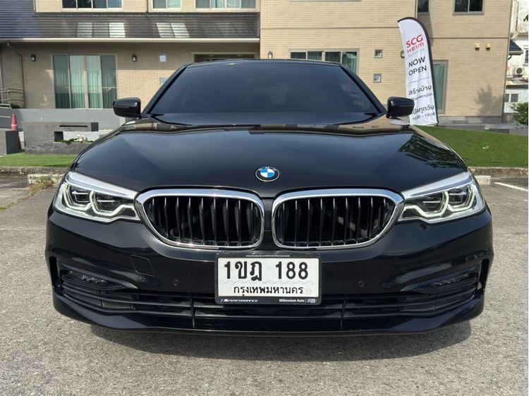 BMW Series 5 2020 530e Sedan ปลั๊กอินไฮบริด (PHEV) เกียร์อัตโนมัติ ดำ รูปที่ 2