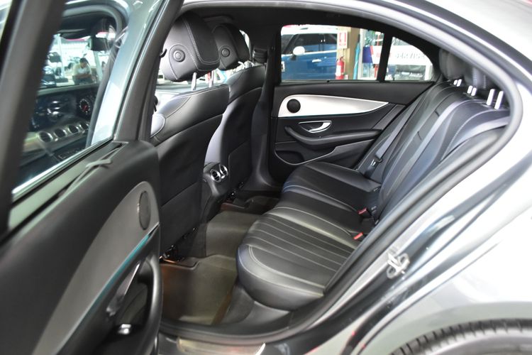Mercedes-Benz E-Class 2019 E350 Sedan ปลั๊กอินไฮบริด (PHEV) ไม่ติดแก๊ส เกียร์อัตโนมัติ เทา รูปที่ 4