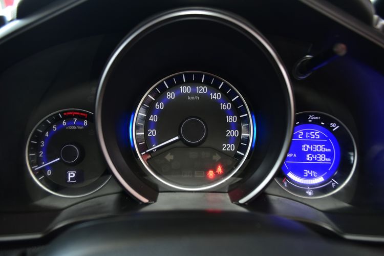 Honda Jazz 2020 1.5 RS i-VTEC Sedan เบนซิน ไม่ติดแก๊ส เกียร์อัตโนมัติ ขาว รูปที่ 4