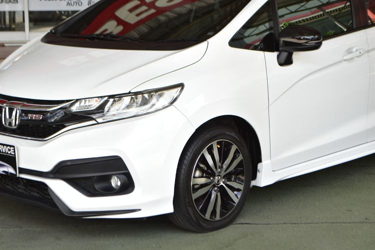 Honda Jazz 2020 1.5 RS i-VTEC Sedan เบนซิน ไม่ติดแก๊ส เกียร์อัตโนมัติ ขาว รูปที่ 2