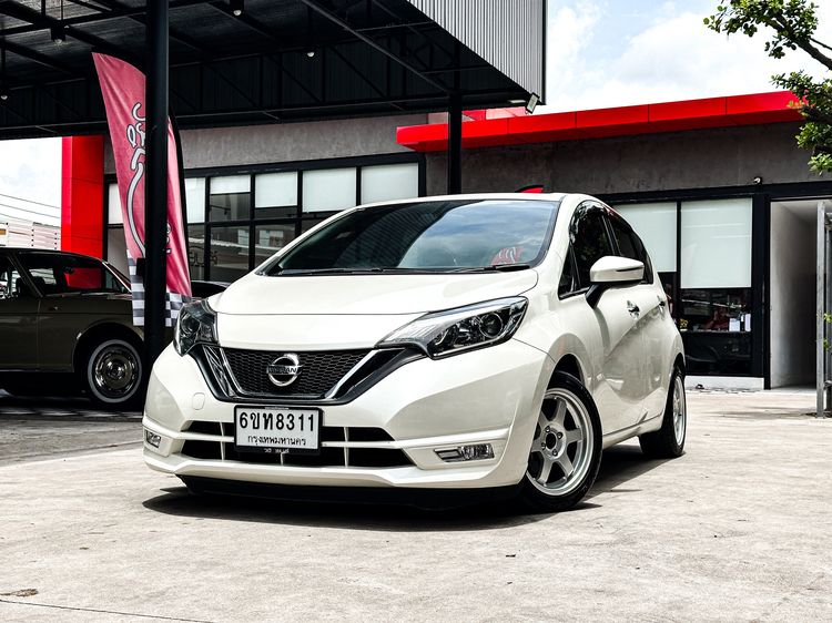 รถ Nissan Note 1.2 V สี ขาว
