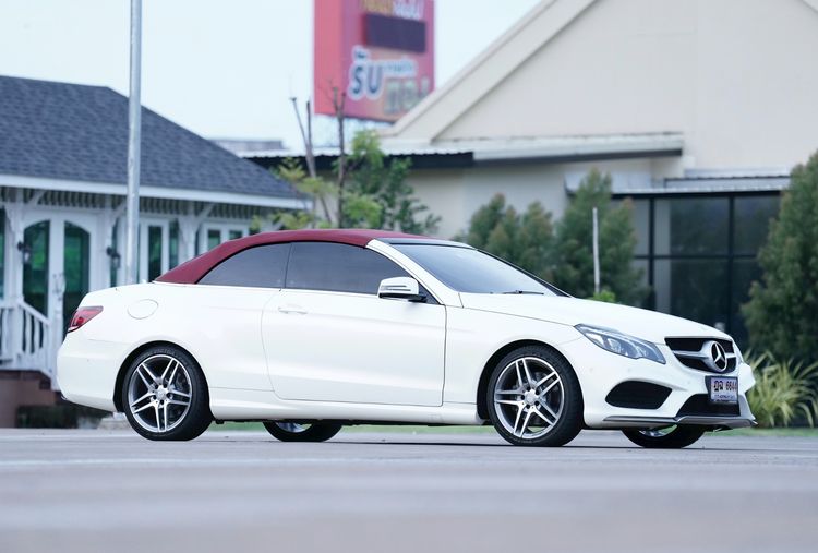 Mercedes-Benz E-Class 2015 E200 Sedan เบนซิน เกียร์อัตโนมัติ ขาว รูปที่ 3