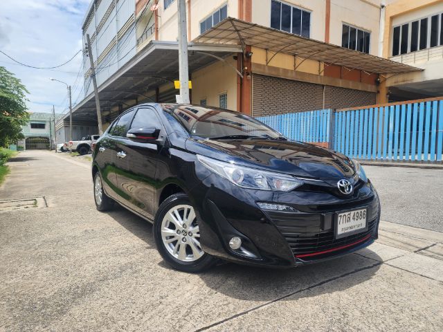 รถ Toyota Yaris ATIV 1.2 S สี ดำ