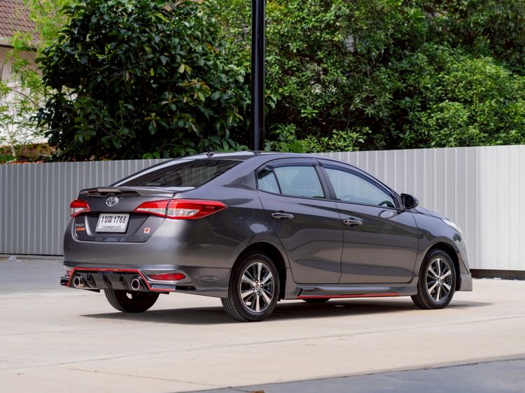 Toyota Yaris ATIV 2020 1.2 Mid Sedan เบนซิน ไม่ติดแก๊ส เกียร์อัตโนมัติ เทา รูปที่ 4