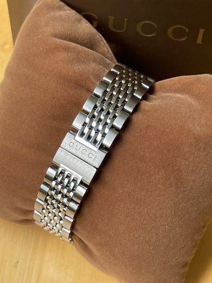 GUCCI G Timeless 27 mm Mother of Pearl Diamond Lady Swiss Watch รูปที่ 6