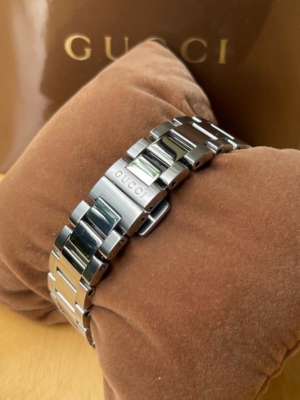 GUCCI G Timeless 27 mm Mother of Pearl Diamond Lady Swiss Watch รูปที่ 4