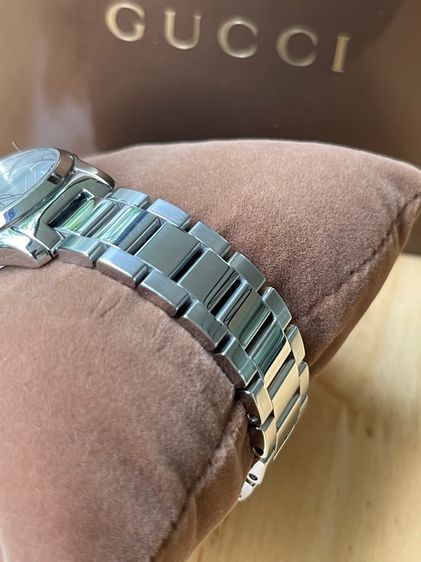 GUCCI G Timeless 27 mm Mother of Pearl Diamond Lady Swiss Watch รูปที่ 3