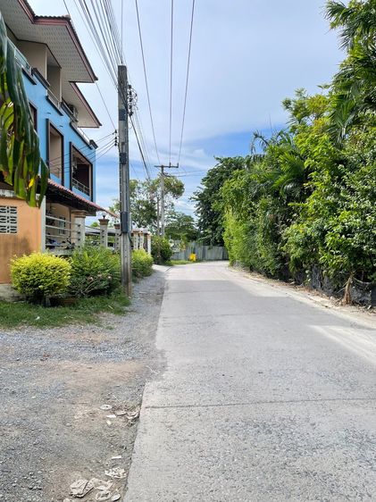 ขายที่ดินสวย หลังโลตัสบางใหญ่ อำเภอบางกรวย เนื้อที่ 2-2-20 ไร่ ราคา 65 ลบ. สนใจติดต่อคุณปุ้ย 08-99209893  เจรจาได้