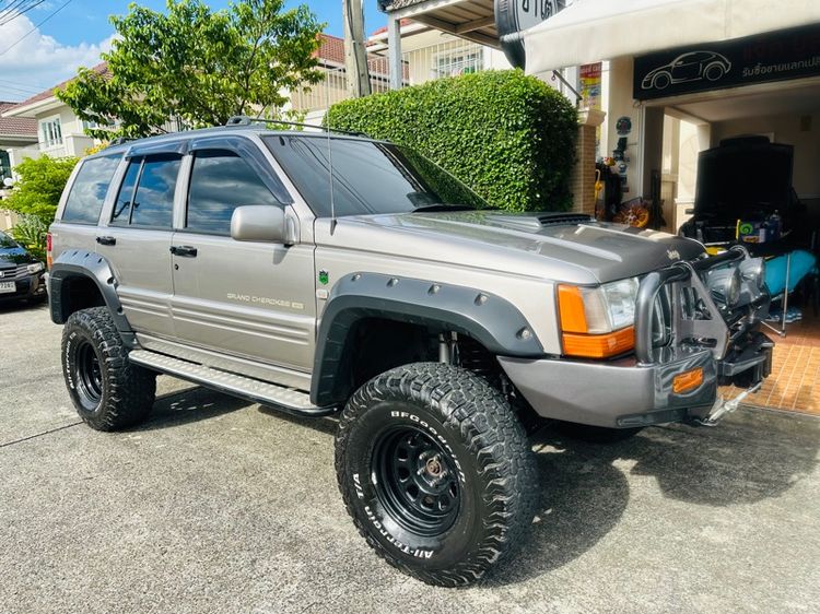 Jeep Grand Cherokee 2010 4.0 V6 Limited 4WD Utility-car เบนซิน LPG บรอนซ์ทอง รูปที่ 2