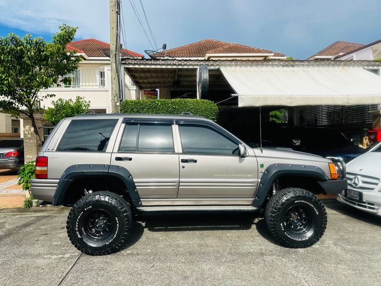 Jeep Grand Cherokee 2010 4.0 V6 Limited 4WD Utility-car เบนซิน LPG บรอนซ์ทอง รูปที่ 3