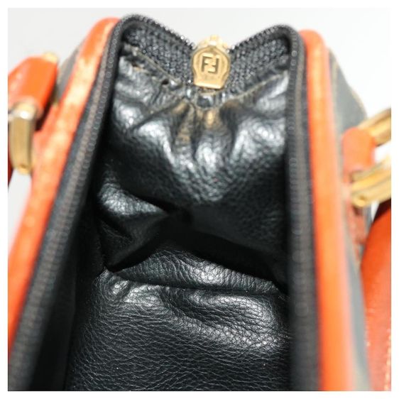 กระเป๋า fendi mini crossbody รูปที่ 10