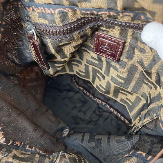 fendi vintage backpack สภาพสวย รูปที่ 4