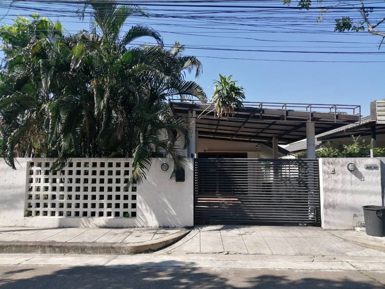 ให้เช่า บ้านเดี่ยว 2 ห้องนอน หมู่บ้านสัมมากร รามคำแหง 112 ตกแต่งสวย ราคา 17,000 บาทต่อเดือน