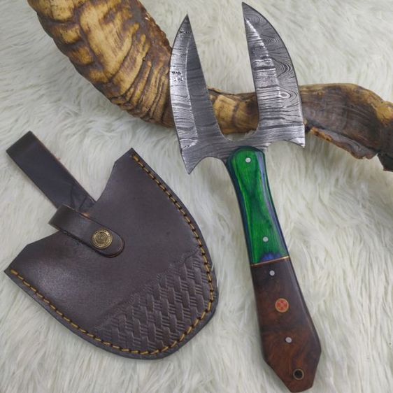 มีด หรือ ขวาน ดามัสกัส สองคม ทรงแปลก ด้ามไม้ แข็งไม้มะกอก ซองหนังหนาๆ งาน อเมริกา 
