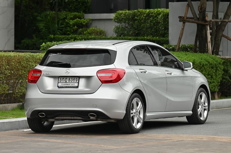 Mercedes-Benz A-Class 2014 A180 Sedan เบนซิน ไม่ติดแก๊ส เกียร์อัตโนมัติ บรอนซ์เงิน รูปที่ 4