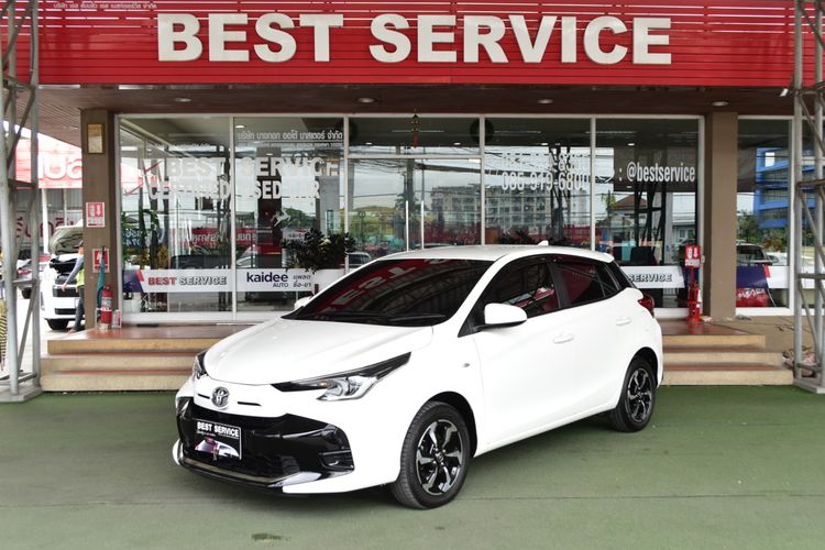 รถ Toyota Yaris 1.2 Sport Hatchback สี ขาว