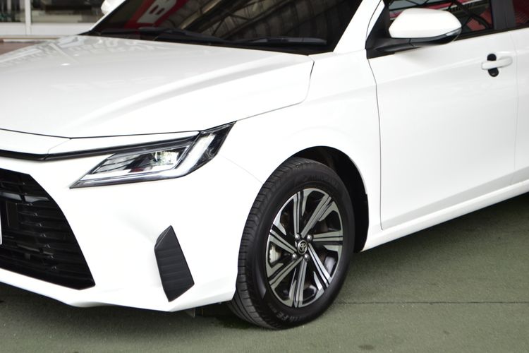 Toyota Yaris ATIV 2024 1.2 Smart Sedan เบนซิน ไม่ติดแก๊ส เกียร์อัตโนมัติ ขาว รูปที่ 2