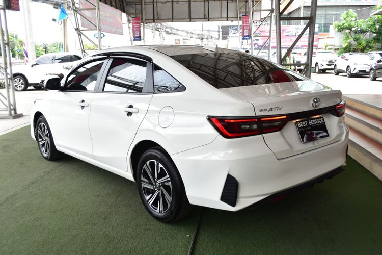 Toyota Yaris ATIV 2024 1.2 Smart Sedan เบนซิน ไม่ติดแก๊ส เกียร์อัตโนมัติ ขาว รูปที่ 3