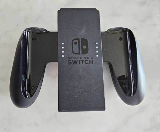 (มือ2) Nintendo Switch Neon Red,Blue สภาพดี แถมเคสJoy-Con พร้อมฟิล์ม รูปที่ 6