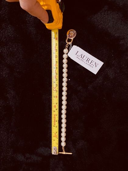 สร้อยข้อมือ Lauren Ralph Lauren  Pearl Like Beaded Gold tone Padlock braclet  งานแท้ 💯 รูปที่ 4