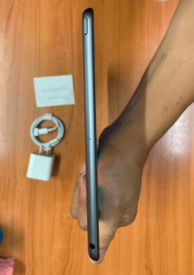 iPad gen 9 64gb รุ่น ไวไฟ สภาพดี ไมมีรอย รูปที่ 3