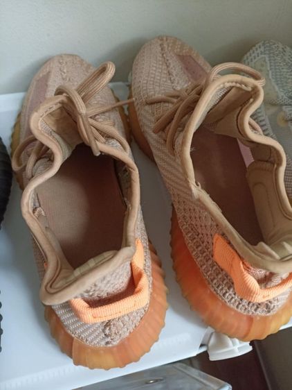 Adidas Yeezy  รูปที่ 2